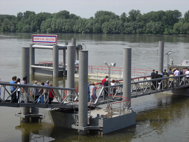 Бродови стају на Дунаву